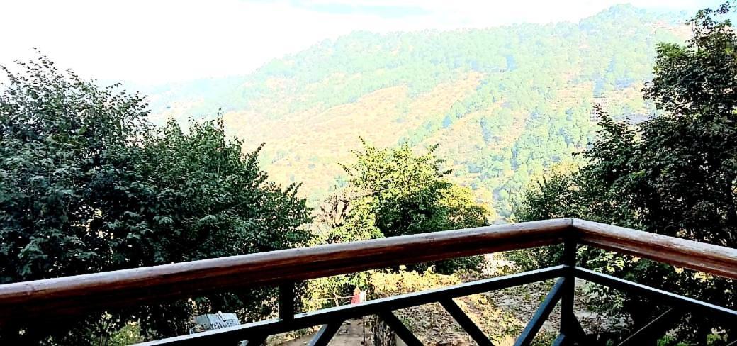 Wildleaf Kasauli Valley Homz Bed & Breakfast Exterior photo