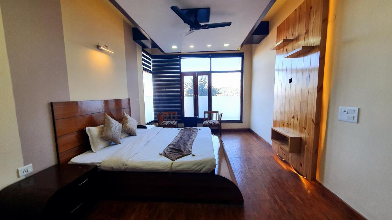 Wildleaf Kasauli Valley Homz Bed & Breakfast Exterior photo