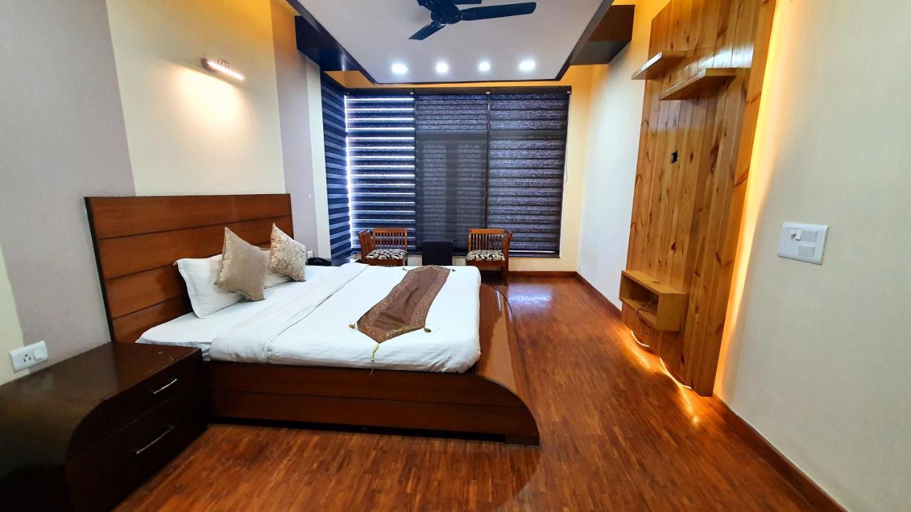 Wildleaf Kasauli Valley Homz Bed & Breakfast Exterior photo